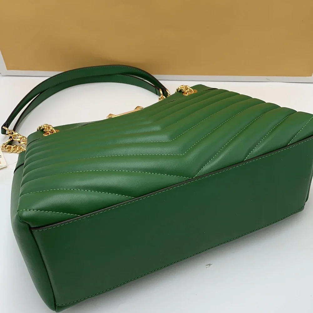 MICHAEL KORS
Whitney Medium Chain Shoulder Quilted Tote Bag Fern Green color - Picture 16 of 16